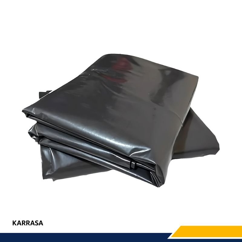 Bolsa negra de polietileno de 90 x 120 cm utilizada en el sector de la construcción para la recolección de escombros y basura.